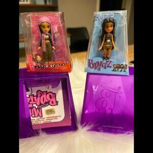 Bratz Miniverse Dolls Like New!! Fianna & Kiana